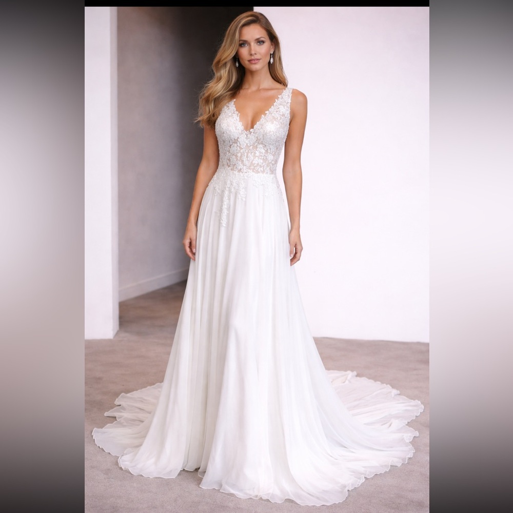 NWT A-line V-neck sleeveless court train lace chiffon wedding dress size large